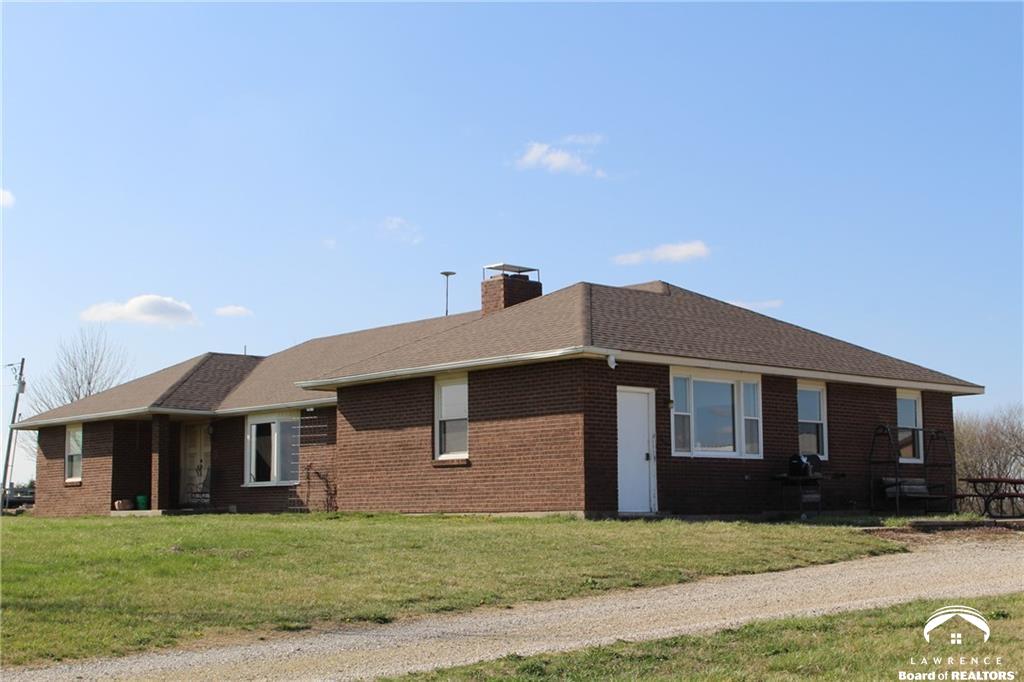 16468 K-16 Highway, Oskaloosa, KS 66066