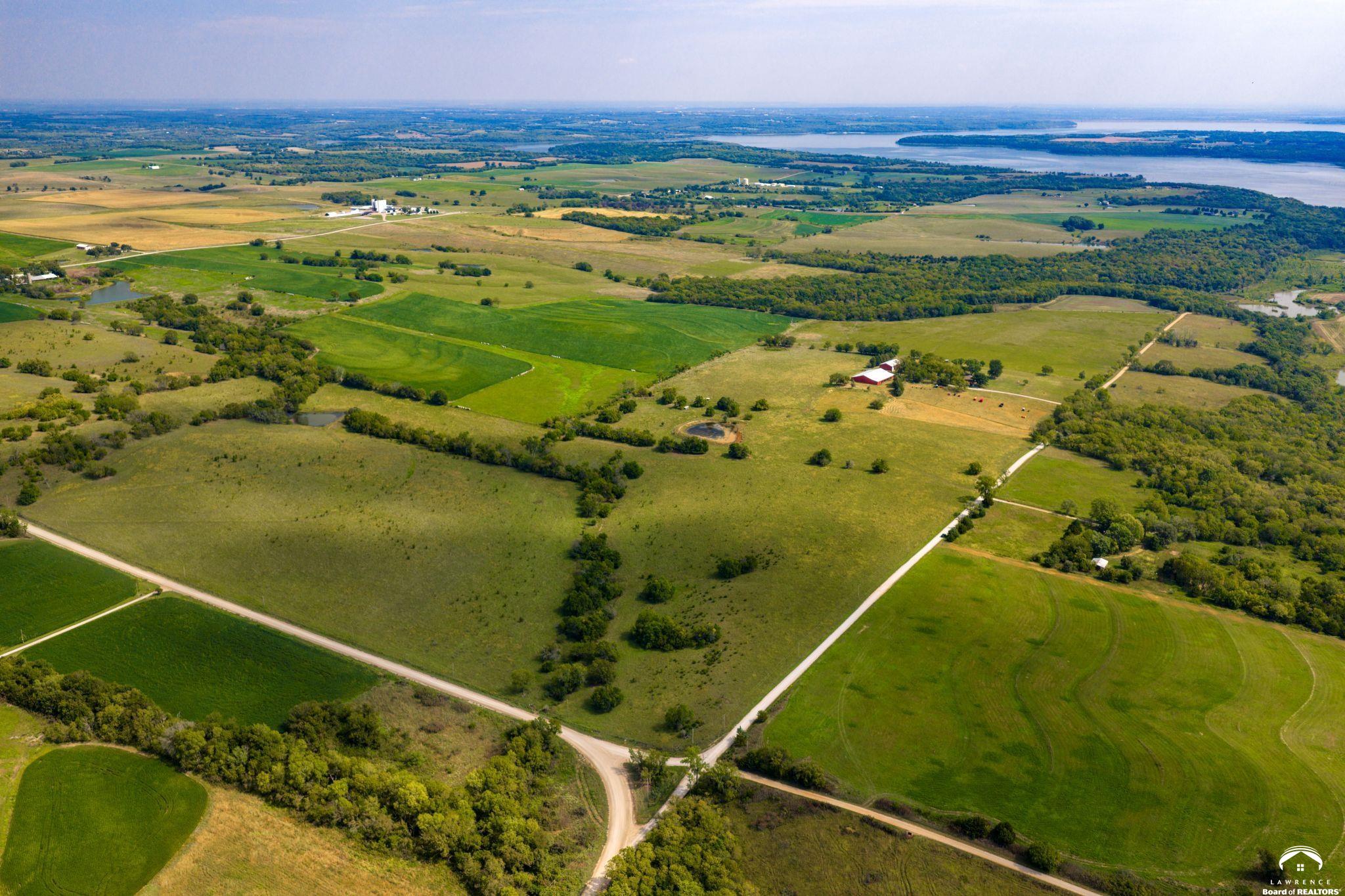 1230 E 100 Road, Berryton, KS 66409