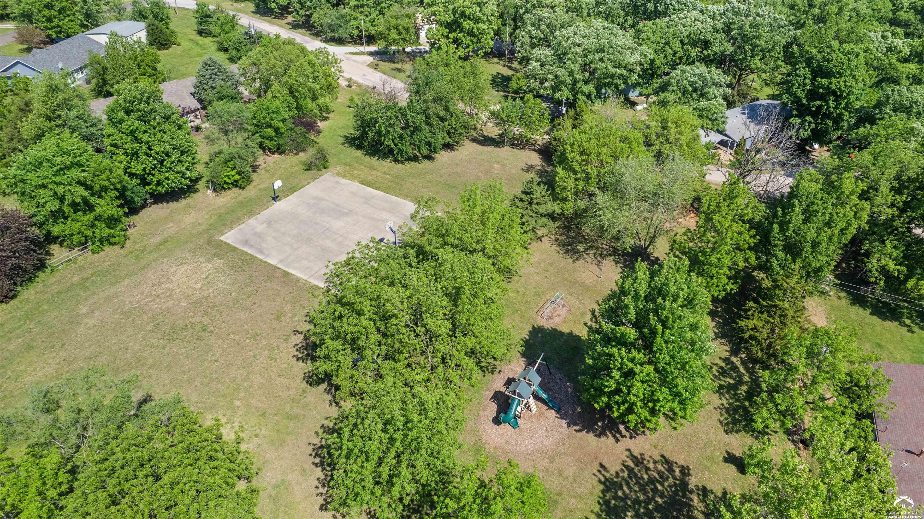 5037 Comanche Lane, McLouth, KS 66054