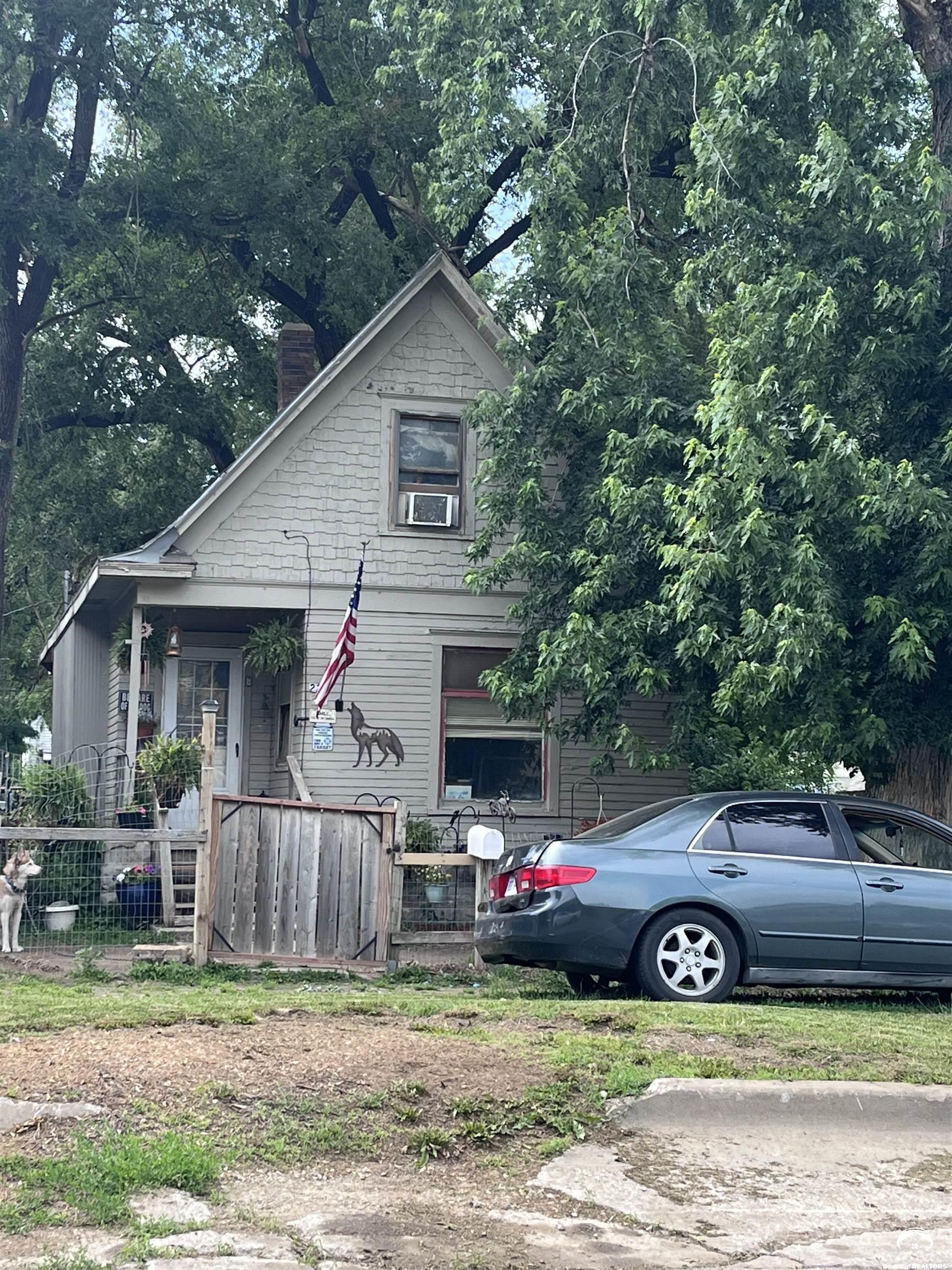 225 SW Polk Street, Topeka, KS 66603