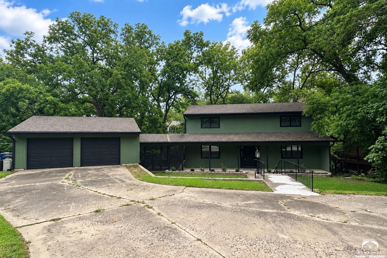 2729 Stratford Road, Lawrence, KS 66049