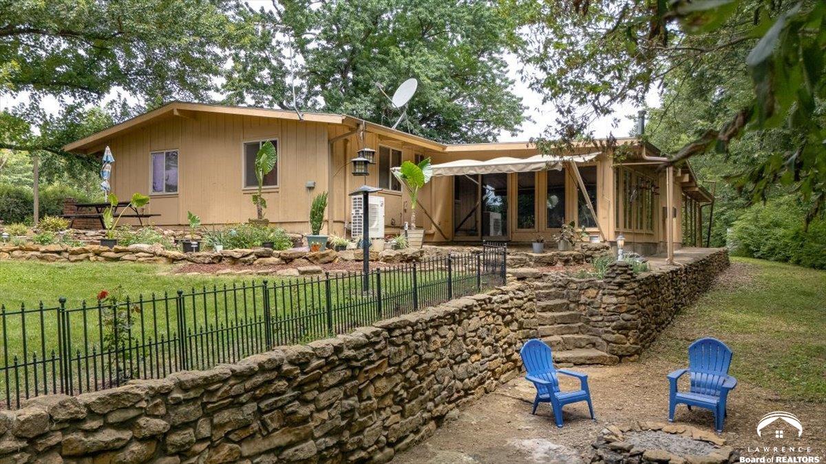 10808 Perry View Drive, Ozawkie, KS 66070