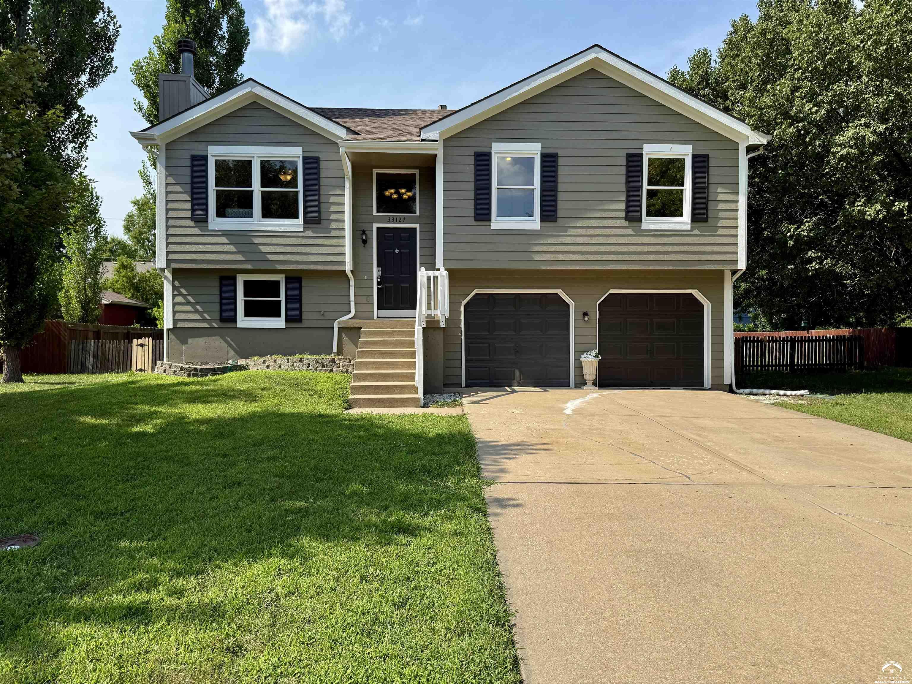 33124 W 87th Terrace, De Soto, KS 66018