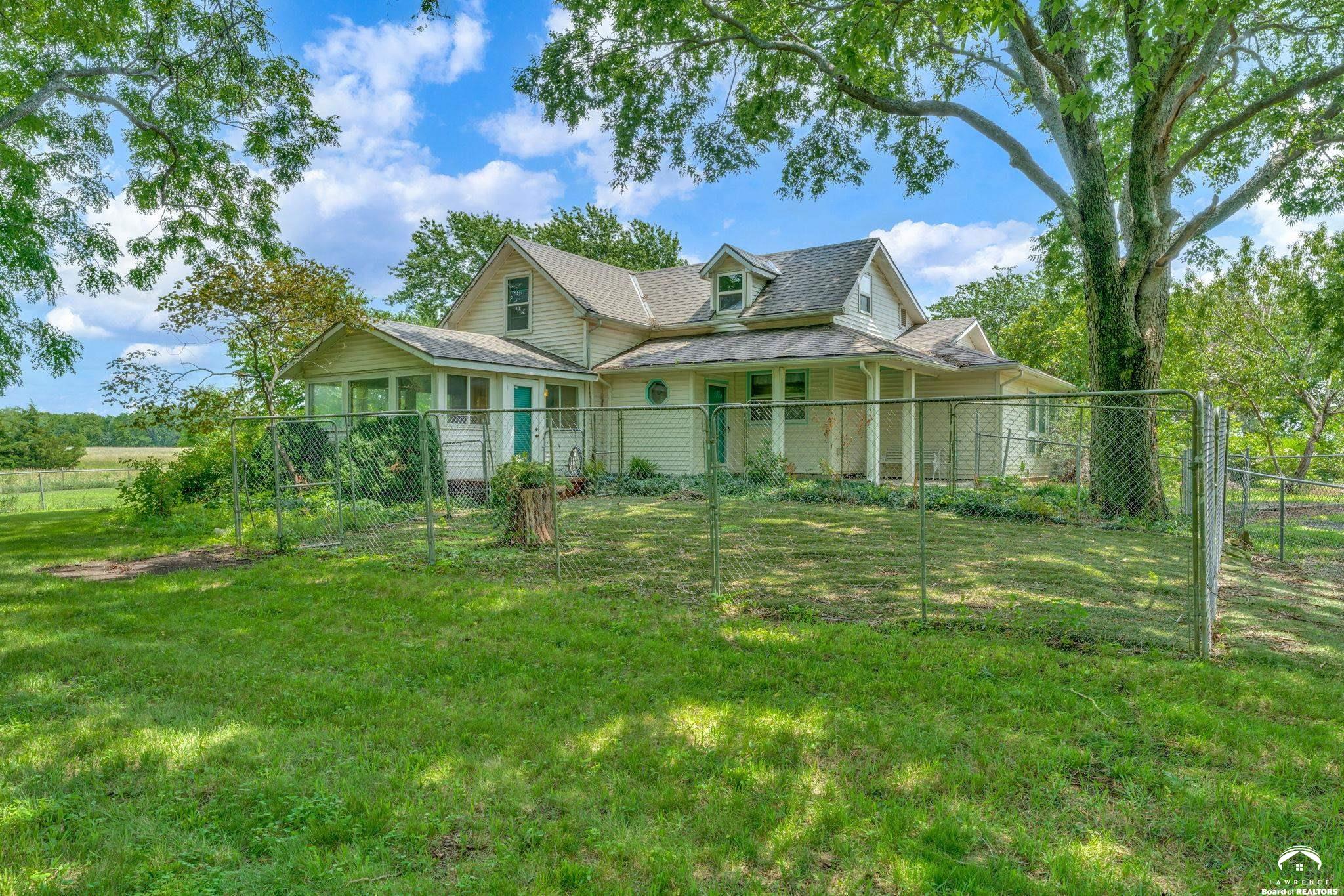 662 E 1452 Road, Baldwin City, KS 66006