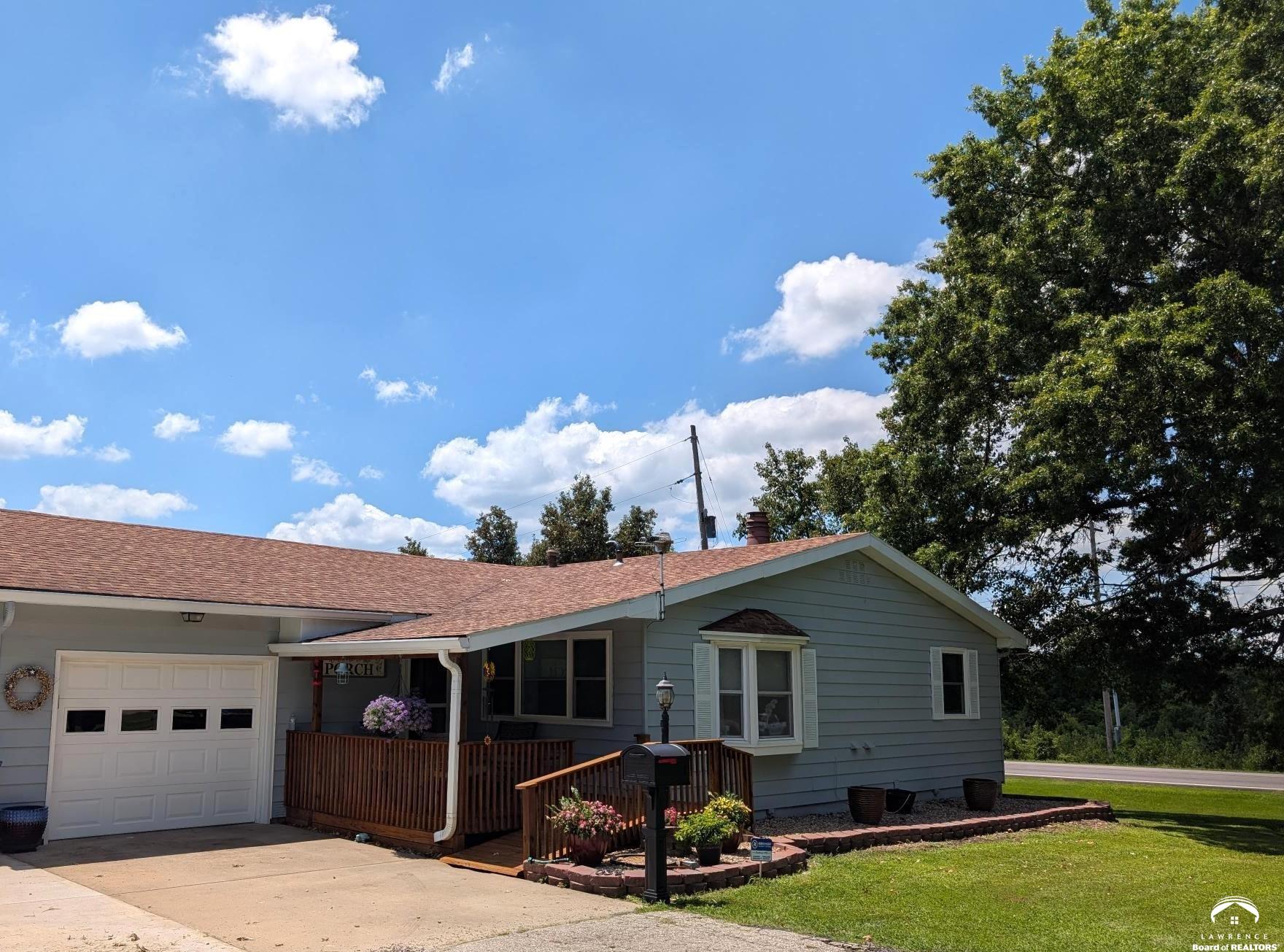 1203 N 1800 Road, Lawrence, KS 66049