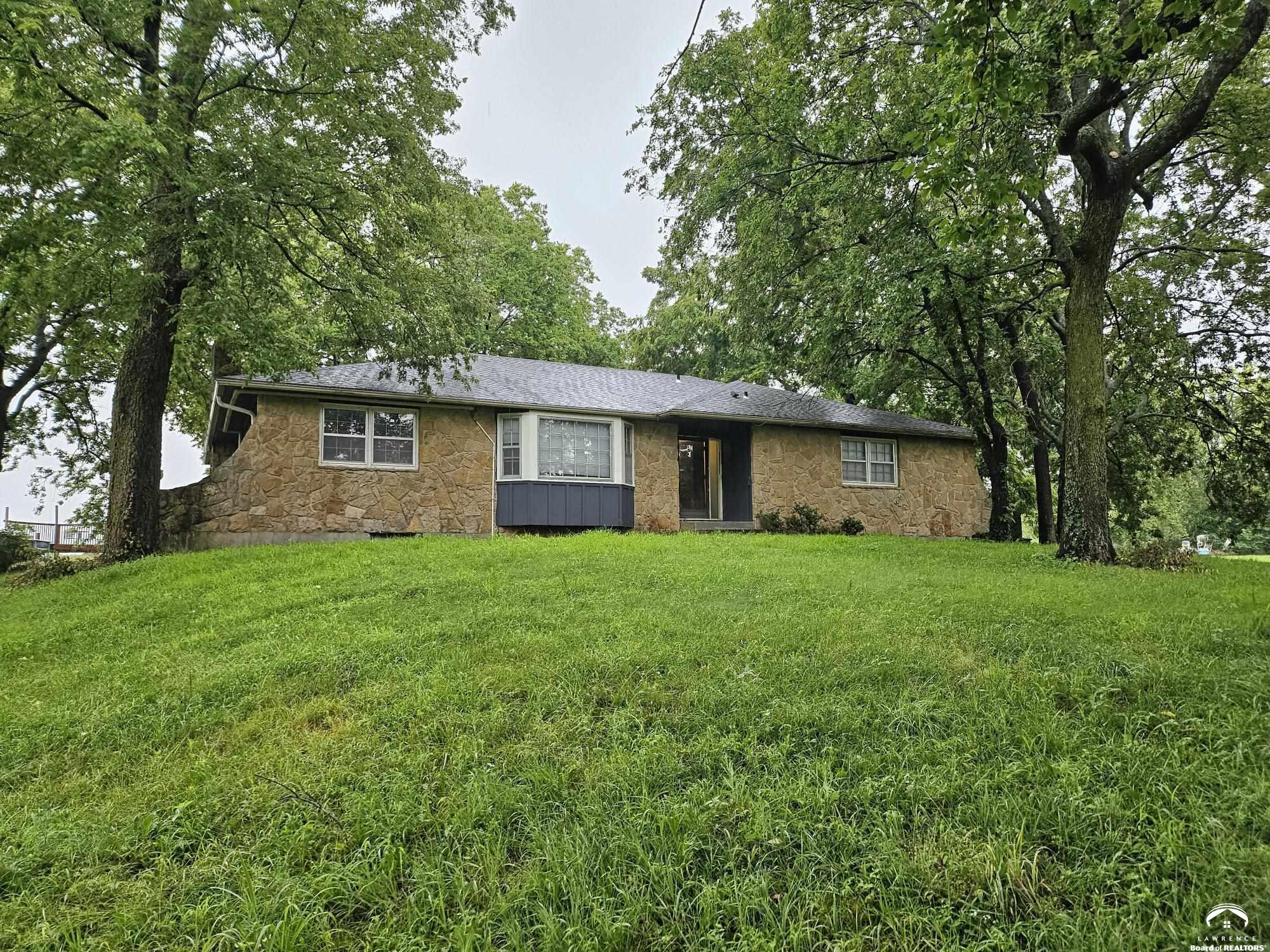 996 E 1400 Road, Lawrence, KS 66046