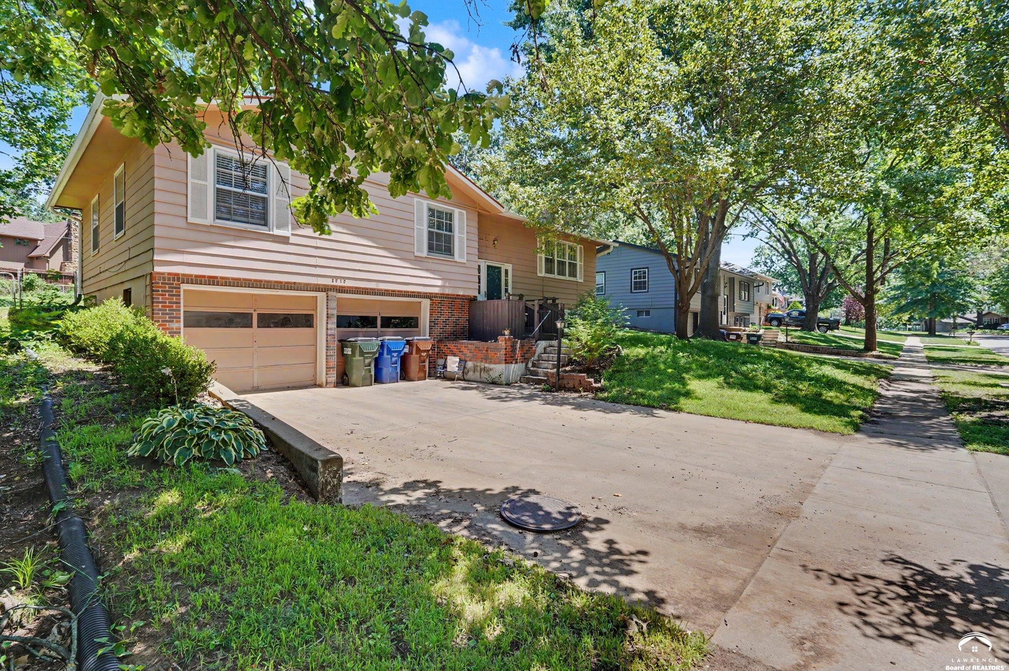 2920 Yellowstone Drive, Lawrence, KS 66047