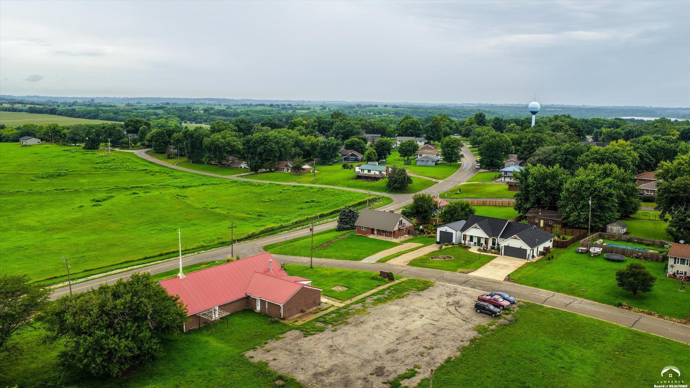 105 Goldenrod Avenue, Ozawkie, KS 66070