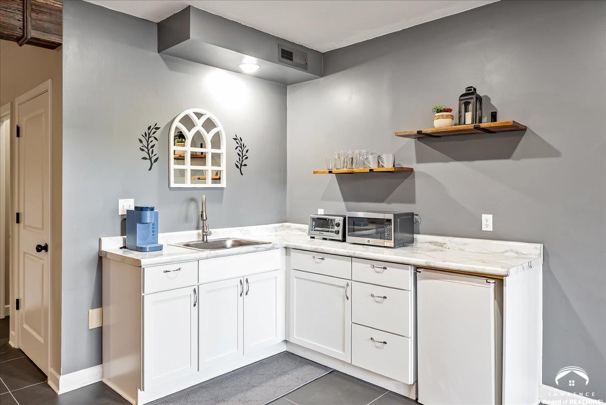 9259 Apple Valley Lane, Ozawkie, KS 66070