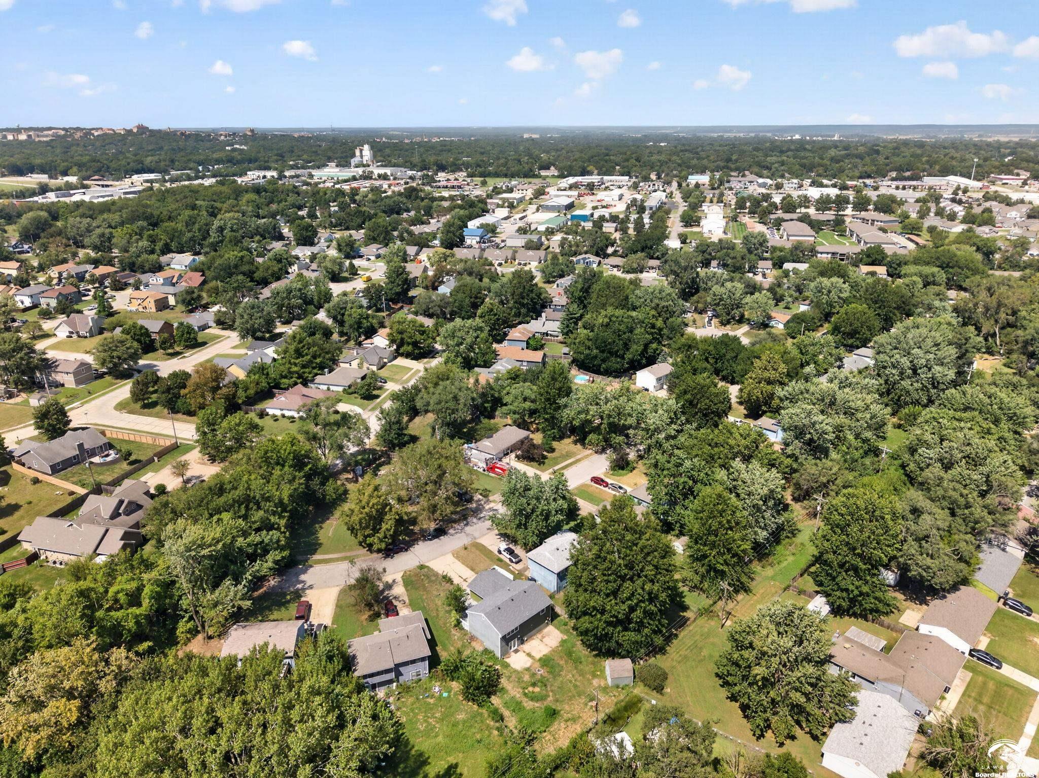 2612 Cimarron Drive, Lawrence, KS 66046