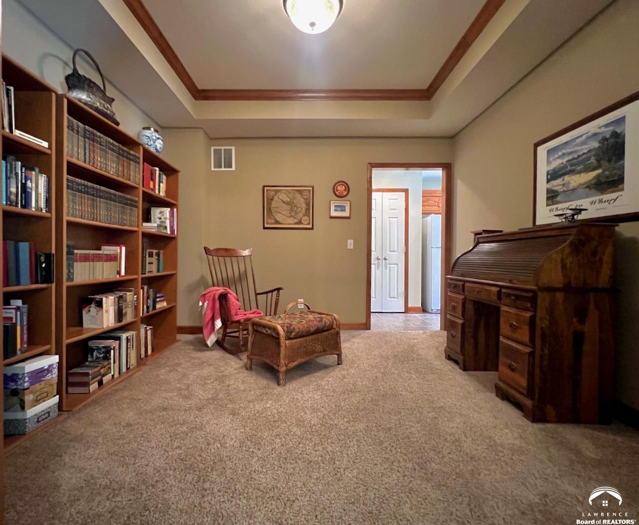 3807 Hunters Hill Drive, Lawrence, KS 66049